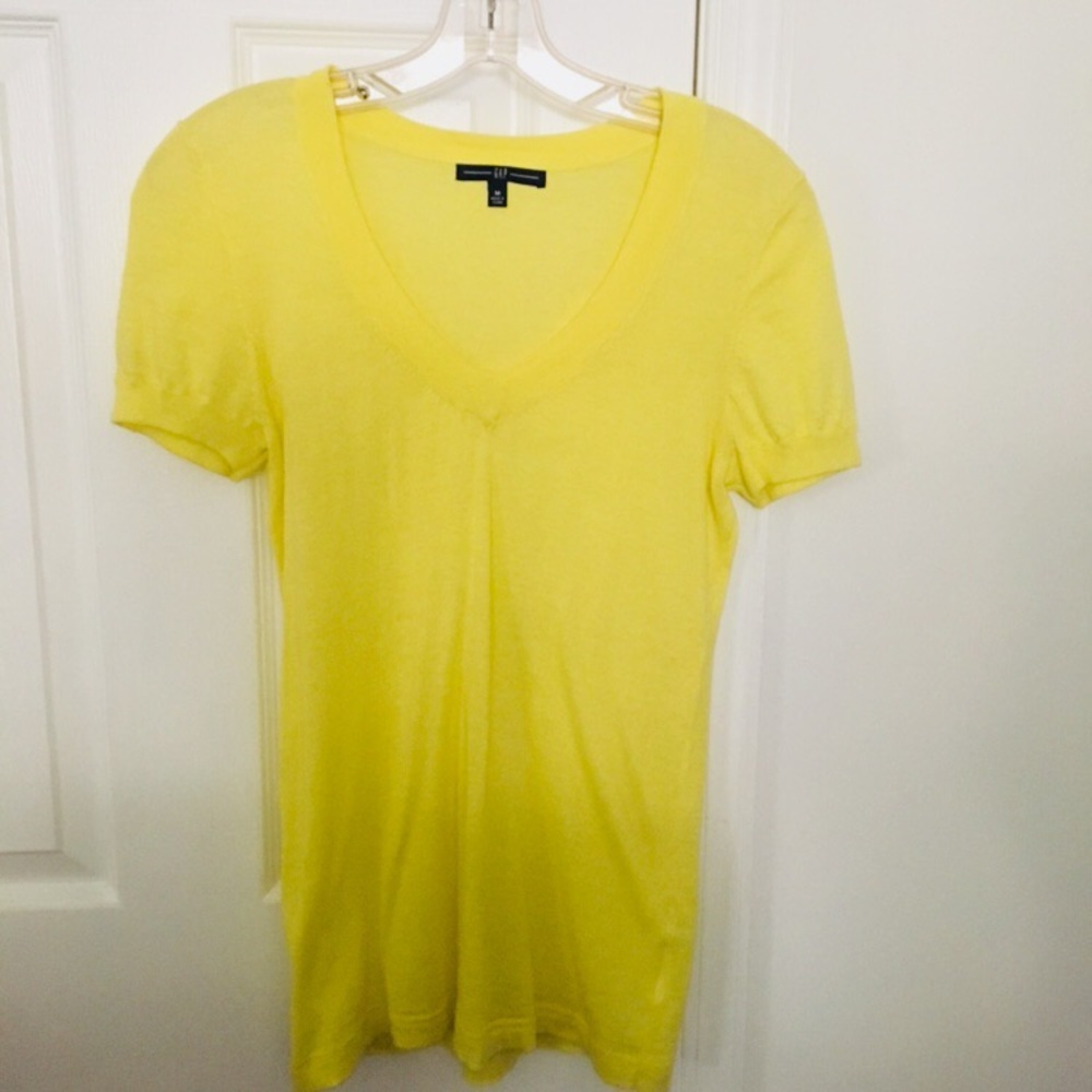 Gap tee